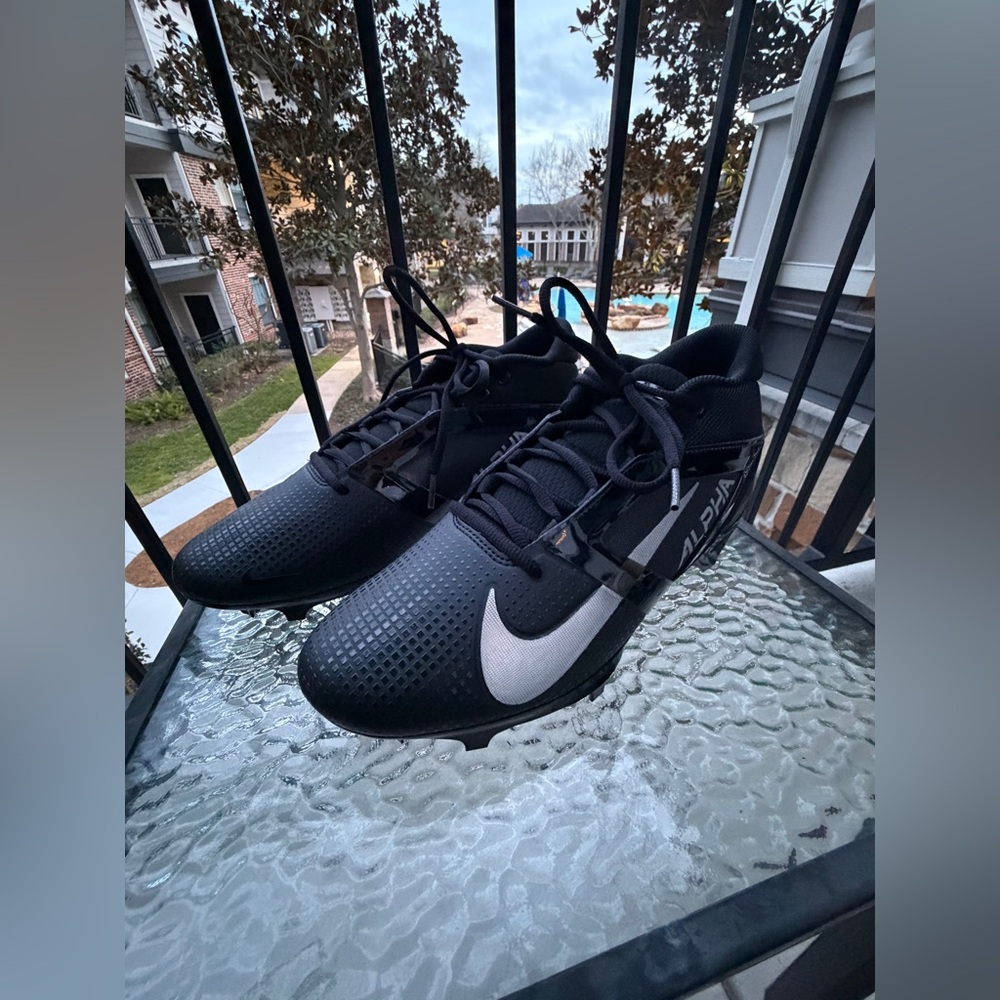 Nike ALPHA MENACE 4 PRO Soccer Cleats, Black/Metallic Silver, Men’s Size 11 - Picture 4 of 8